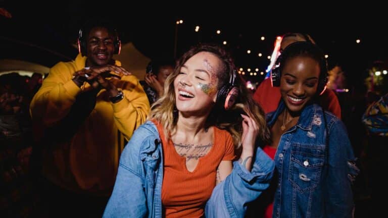 How Silent Disco Rentals Help Noise-Sensitive Venues Keep Events Going